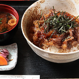 上質な肉をリーズナブルに味わう。お得なランチも充実。