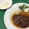 グリル グランド - 料理写真:牛ソテー。大根おろしをつけてさっぱりいただける一品。