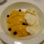 ラ・サンテ - マンゴープリンと牛乳とライチのシャーベット黒タピオカ添え