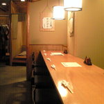 鳥茶屋 - 店内のカウンター席の風景です