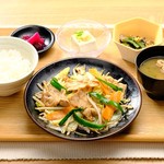 Gokurakuyu - 肉野菜炒め定食