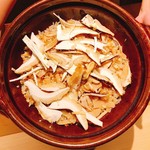 Konoha - もちろん、〆は、松茸ご飯！
                        松茸ご飯の上に、生の松茸をスライスしたのが、乗っています。
                        