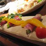 Kyou Chanaba - ハモンセラーノ　旬のフルーツと野菜を巻いて