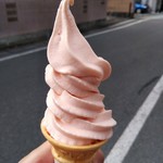Fumotoya - さくらんぼソフトクリーム