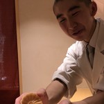 銀座 しのはら - 最中を１人づつに手渡し。お坊さんから。