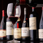 Carbonado - シニアソムリエ厳選のワインリストはイタリアワインを中心に世界各国のワインをご用意しております。