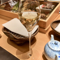 天ぷら 銀座おのでら 並木通り店 - シャンパン(少し飲んだ後です)