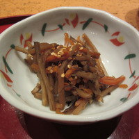 伊豆の旬 やんも 南青山店 - 小鉢　きんぴらごぼう