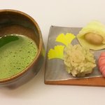 甘春堂 - 作った和菓子とお抹茶