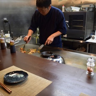 店主のこだわり其の四『カウンター』