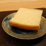 Resutorantsujikawa - 焼きあがったばかりの熱々のパンは絶品