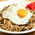 ニューヨック中野 - 目玉焼きのせソース焼きそば