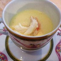 ワキヤ 一笑美茶樓 - 北海道産うにと三河湾でとれた大あさりのプルプル澄ましスープ・・ハマグリの出しが美味しいですね。スープと言うより茶碗蒸しかな