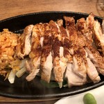 ロス・ボラチョス - ♪BBQ若鶏もも肉鉄板ステーキ