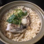 Earthenware pot rice with sea bream and burdock
