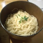 麺堂HOME - 美味しいので替え玉！これは１玉分150g。100gのちょい玉もある。