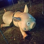 麺堂HOME - 大丈夫！安心しろ！チャーシューや豚骨スープにはならないぞ！（店の前には子供用遊具が・・・）