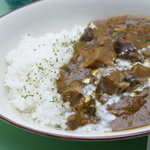米州 - じっくり煮込んだ牛たん入り牛すじカレー