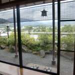 京都嵐山温泉　渡月亭 - お部屋から見える嵐山