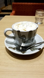 Cafe Renoir - ウインナーコーヒー：580円