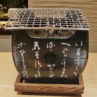 旬味を味わう天ぷら。飛騨コンロの“火遊び”を楽しむ炭火焼