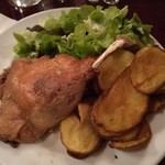 Bistrot Victoires - パリッと香ばしい皮の中は、やや塩気強め＆旨味の強いしっとりした鴨の身が