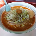 網走ラーメン　西多賀 - ピリ辛ごま味噌ら～めん。一番人気のラーメン。味付き卵のせ。