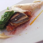 アコルドゥ - 9月　イサギのアサード　サフランとアイオリソース　タコのガリシア風的な芋とそのチップ