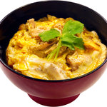 炭焼親子丼の店 鶏玉 - こだわりの鶏を炭焼きでじっくり焼き、親子丼にしました。
鶏玉のイチオシメニューです！