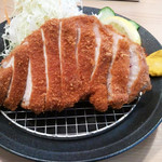 「上ロースかつ定食」（1,850円）