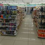 Family Mart - 内観