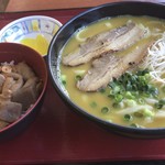 勝どき食堂 - カレーうどん 炙りチャーシュー・小もつ煮丼 780円