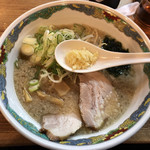 特麺コツ一丁ラーメン - ラーメン 麺半分 700円 ニンニクありで