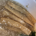 特麺コツ一丁ラーメン - メンマアップ メンマの下にもメンマなイメージ