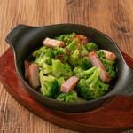 Sauteed broccoli and bacon with anchovy flavor