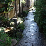 土合やぶ - 玄関へのアプローチ