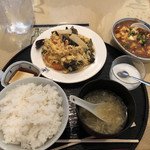 王紀 - 木耳と玉子炒め+麻婆豆腐