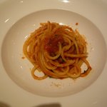 コルテジーア - トマトソースのシンプルな太いパスタ