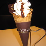 GODIVA - 2018年の｢ゴディバ ソフトクリーム(ホワイトチョコレートバニラ)｣490円