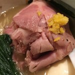 真鯛らーめん 麺魚 本店 - チャーシュー