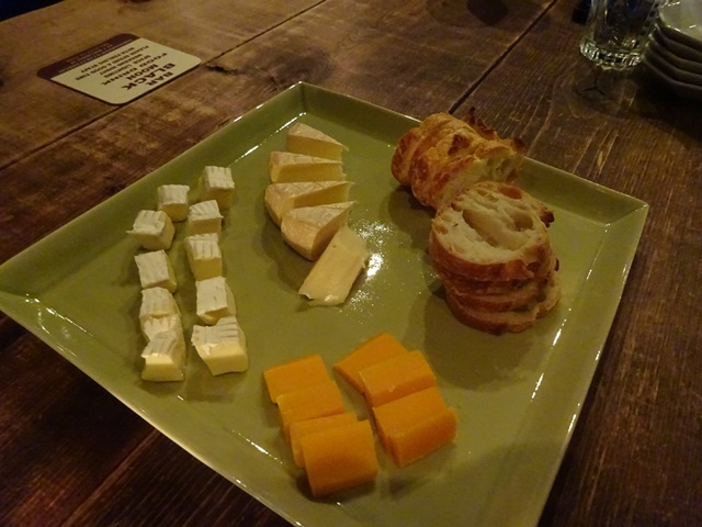 バーアンドフード 黒い月（バーアンドフードクロイツキ） - 中央弘前（バー）の写真