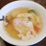 カレーハウスヤンギ - 卵スープ  150円