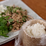 酒とタイ料理 ピッサヌローク - ラープムー＆もち米