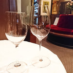 Ginza Esukofie - ワインが美味しくなる横長のワイングラス