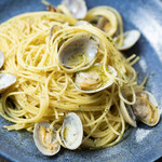 Vongole Bianco with clams