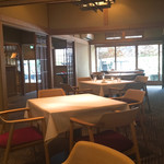 宮島 レ・クロ - 内観
      入口側