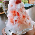 やお九 - ふわふわ雪のかき氷 いちご＋自家製練乳  680+100円