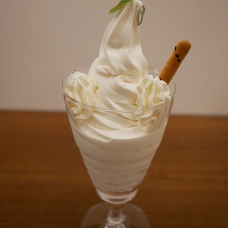 ミルク&パフェ よつ葉ホワイトコージ_1