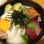 食なごみ酒 ダイニングF - 海鮮丼アボカド入り