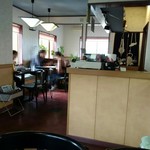 幸苑 - 昼時の店内